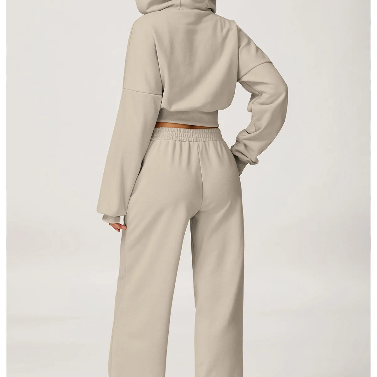 Equinoxe sweat-shirt z kapturem i spodnie dla kobiet.