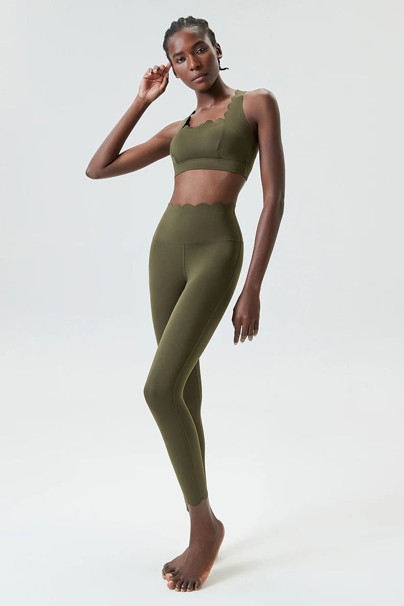 Harmony ensemble de sport deux pièces pour femmes.
