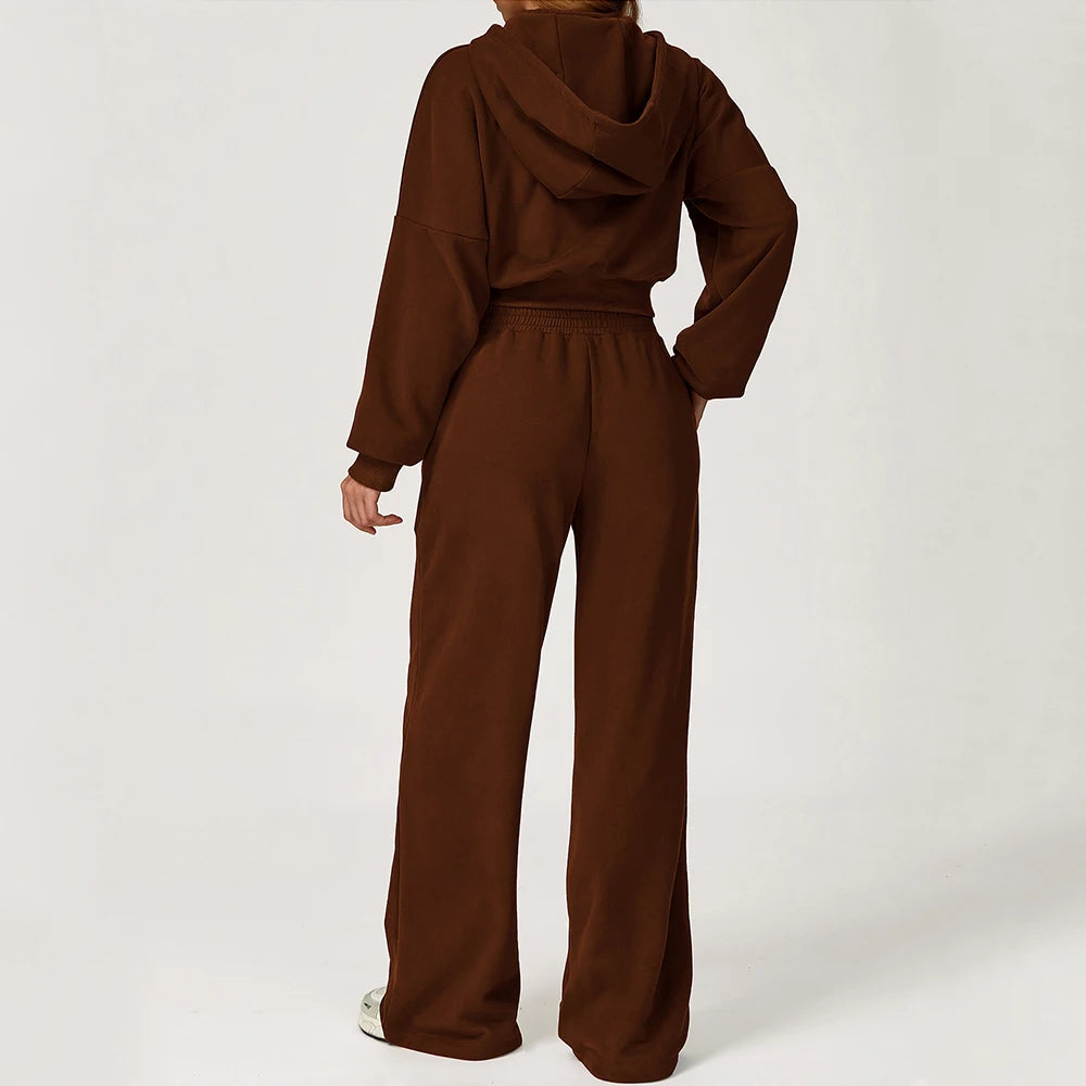 Equinoxe sweat-shirt z kapturem i spodnie dla kobiet.